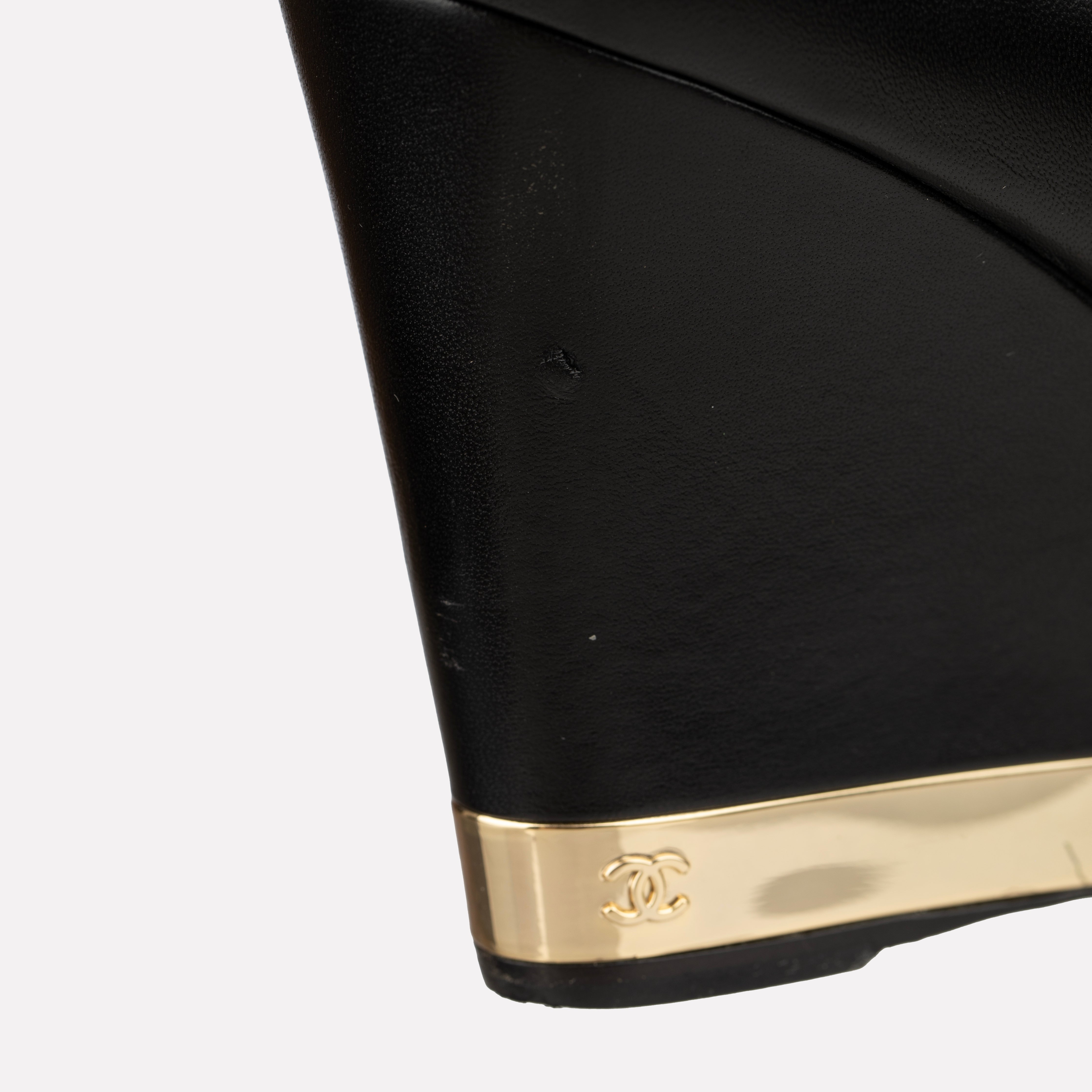 Chanel Wedge Booties In Black Leather With Gold Details - Size | 38 C FR