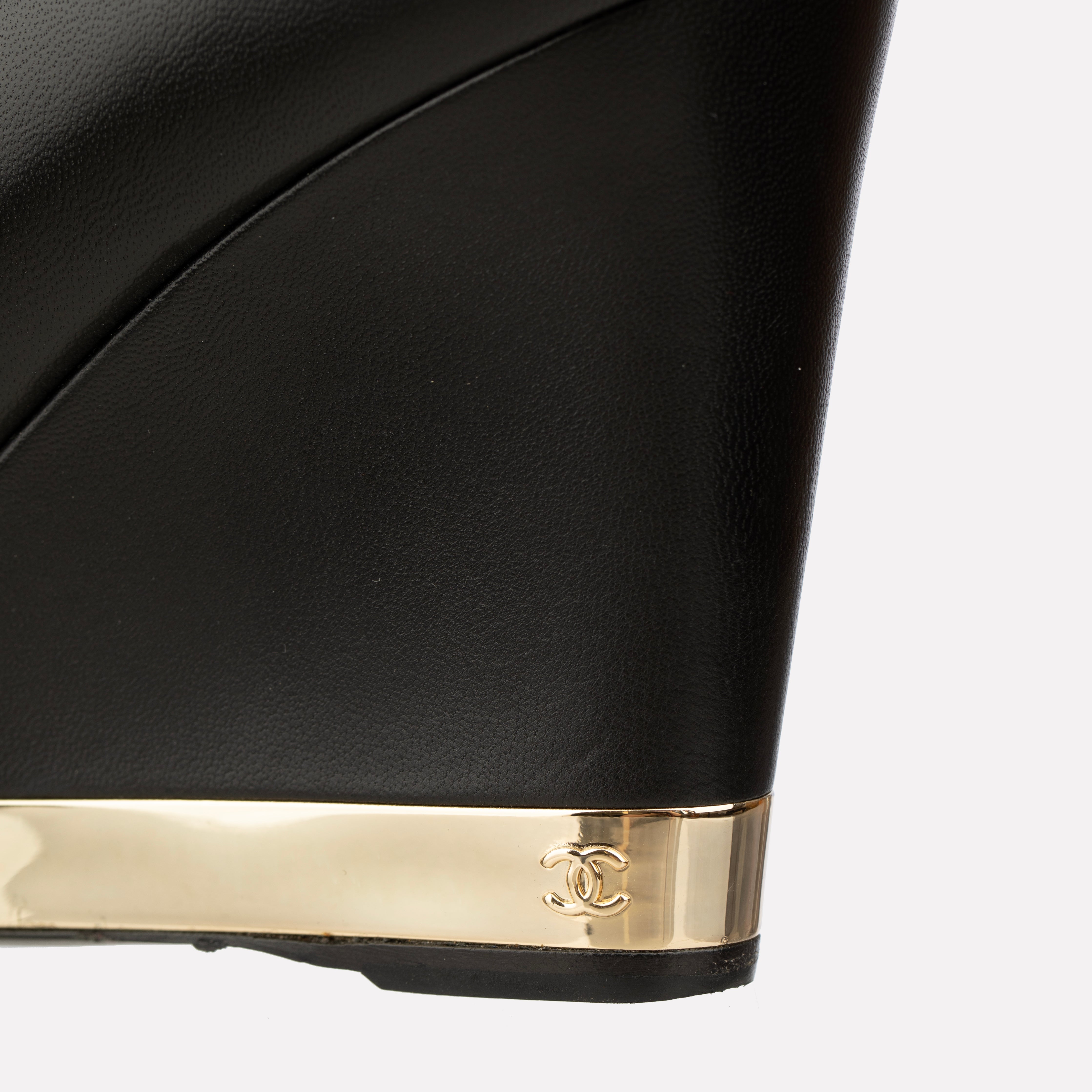 Chanel Wedge Booties In Black Leather With Gold Details - Size | 38 C FR