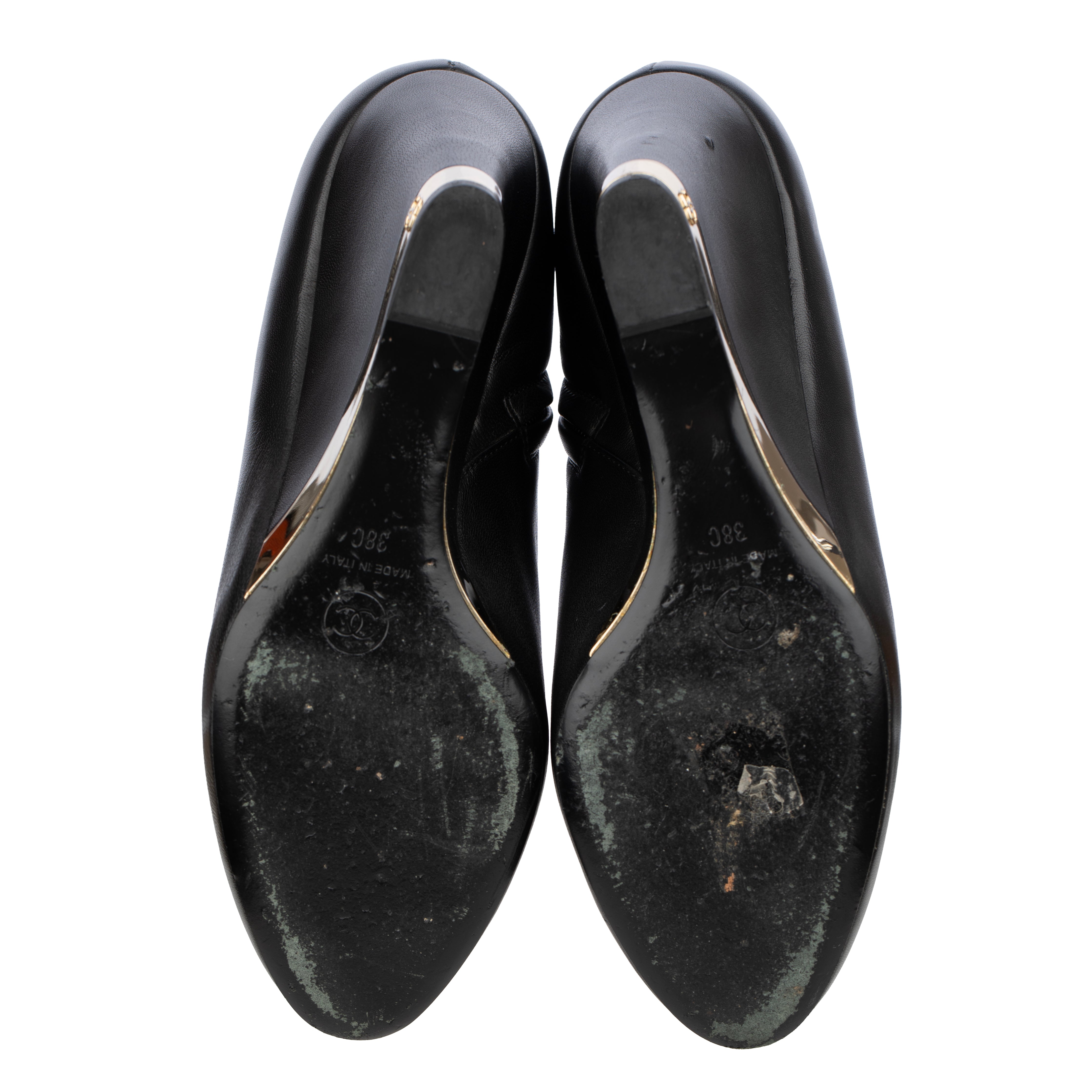 Chanel Wedge Booties In Black Leather With Gold Details - Size | 38 C FR