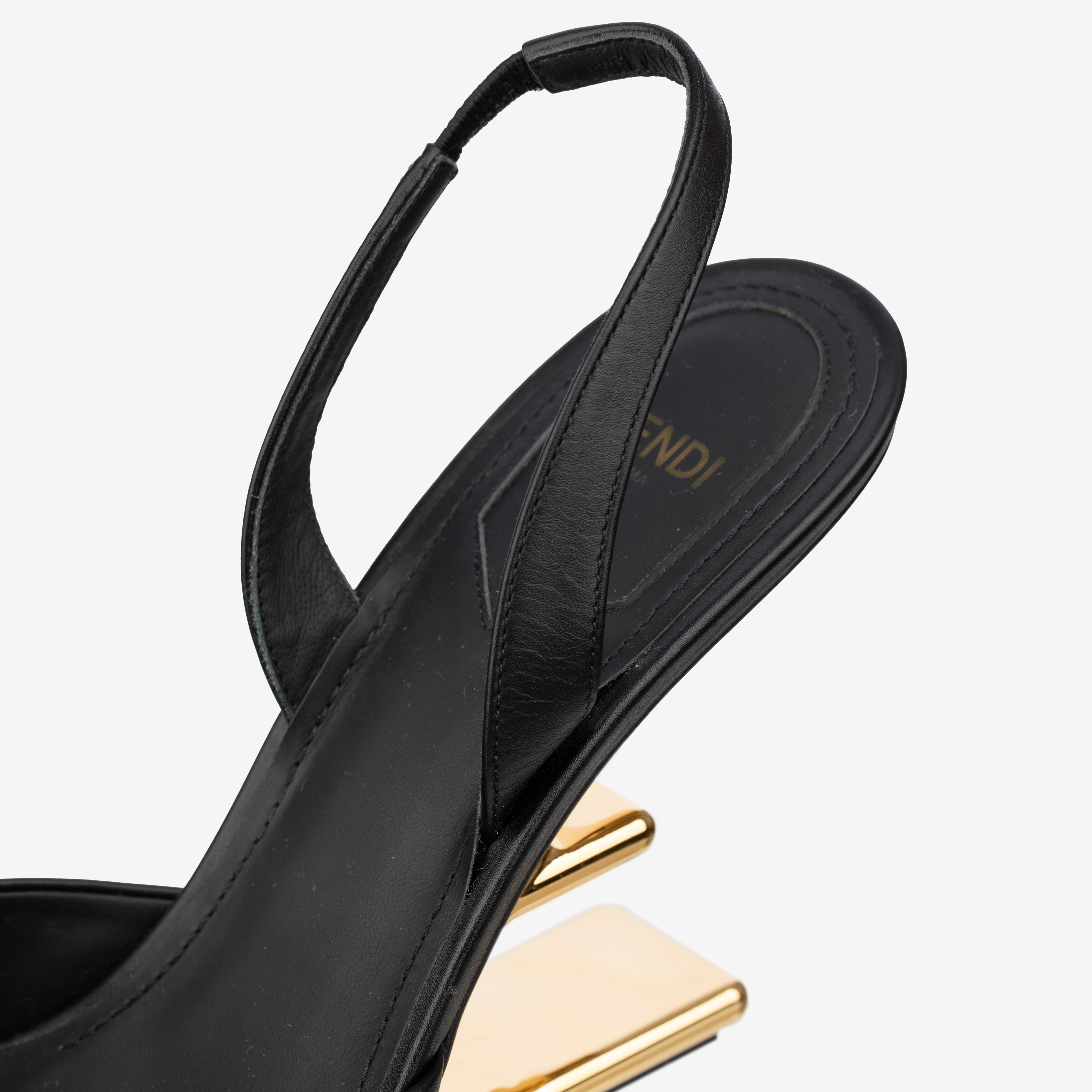 Fendi Pointed Leather Pumps In Black - Size | 39 IT