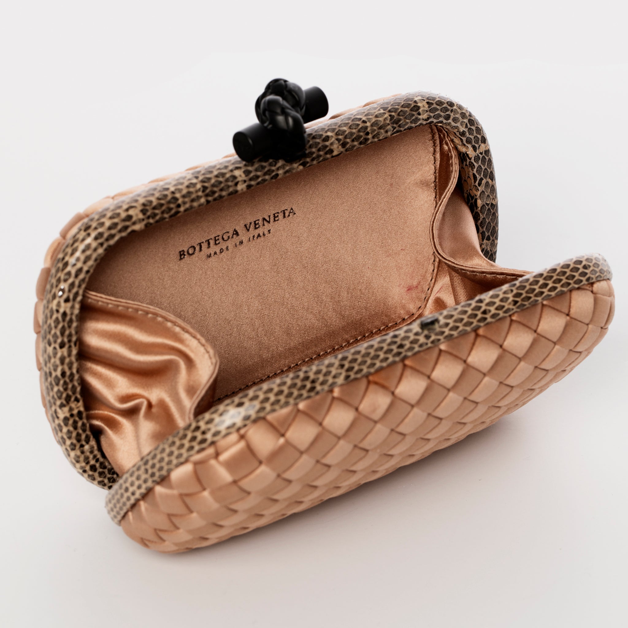Bottega Veneta Intrecciato Knot Clutch In Dusty Pink