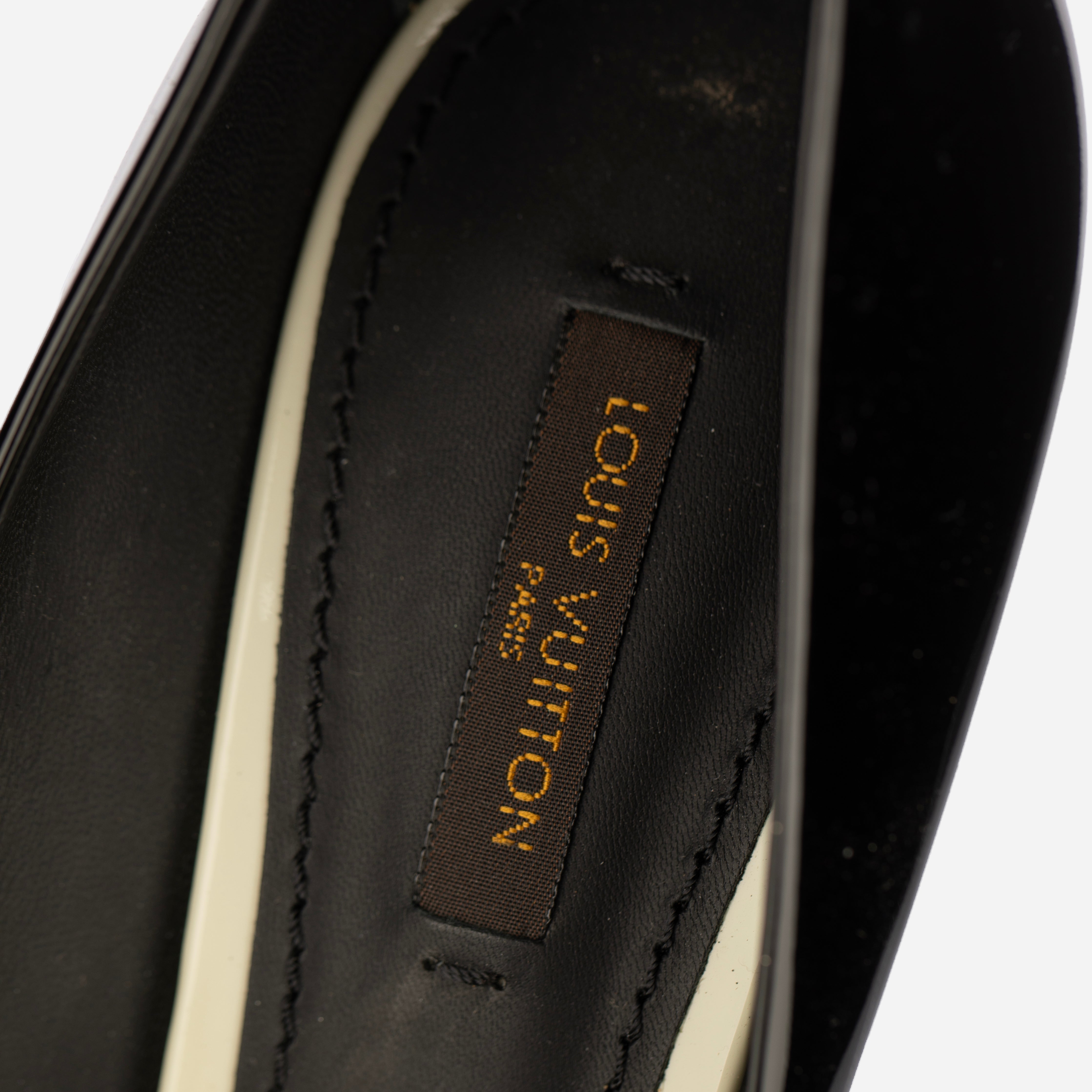 Louis Vuitton Black Patent Leather Stiletto Heels with Gold Trim Detail - Size | 37.5 FR