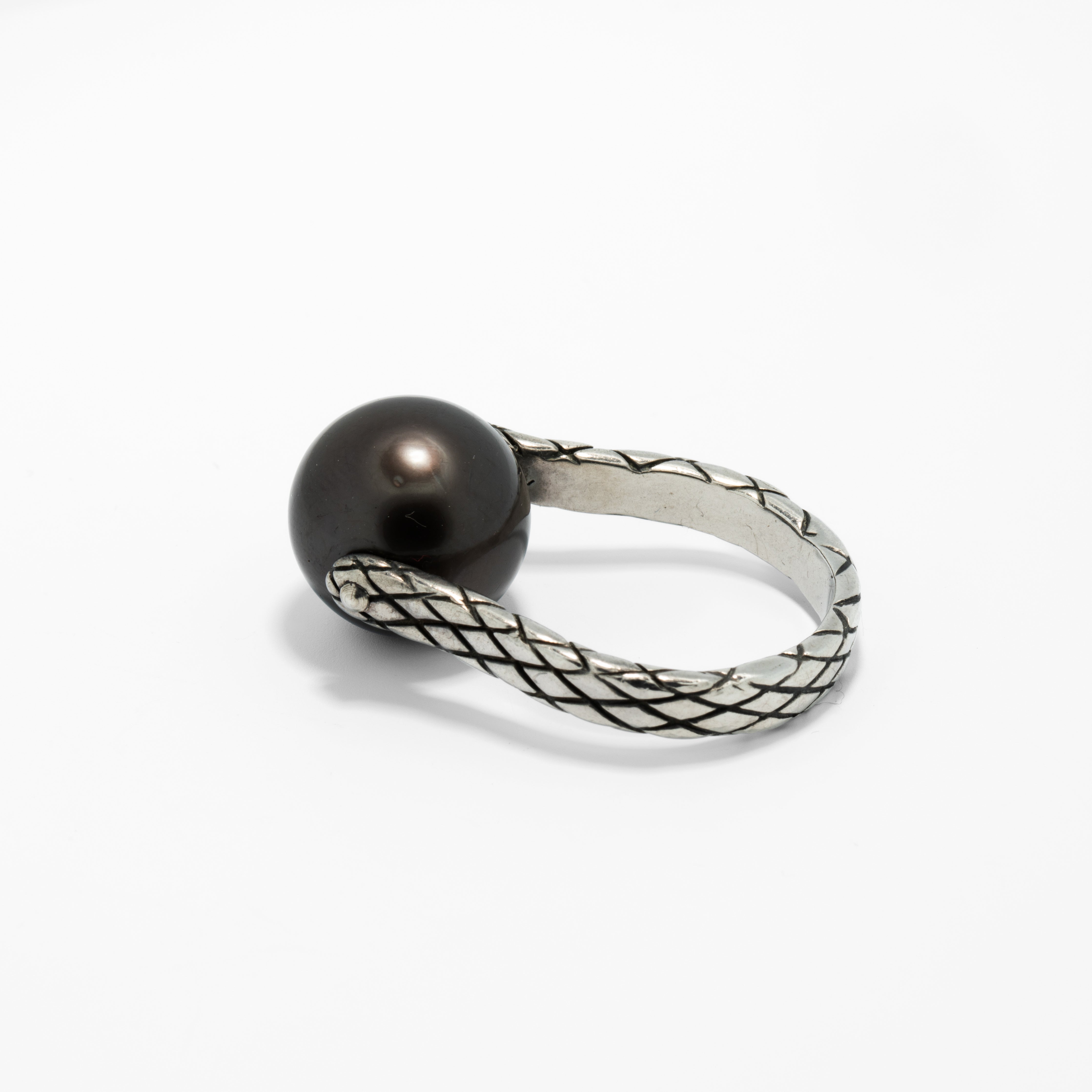 Bottega Veneta Intrecciato Sterling Silver Ring with Black Tahitian Pearl