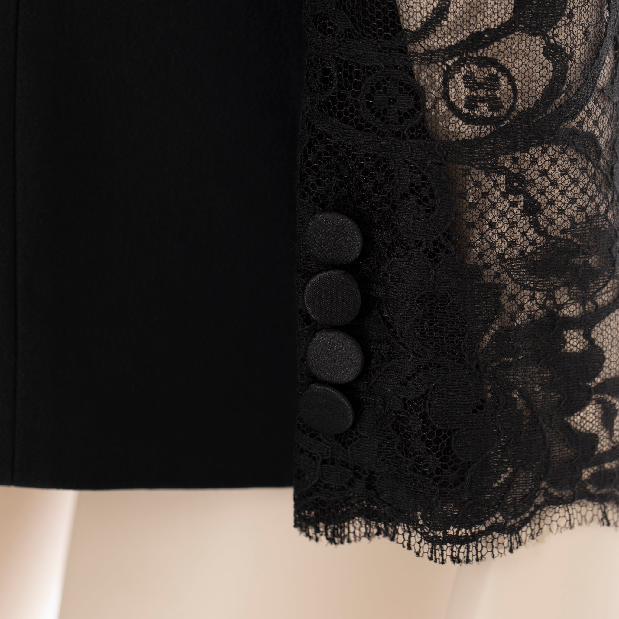 Alexander McQueen Lace Sleeve Tuxedo Jacket in Black 38 IT