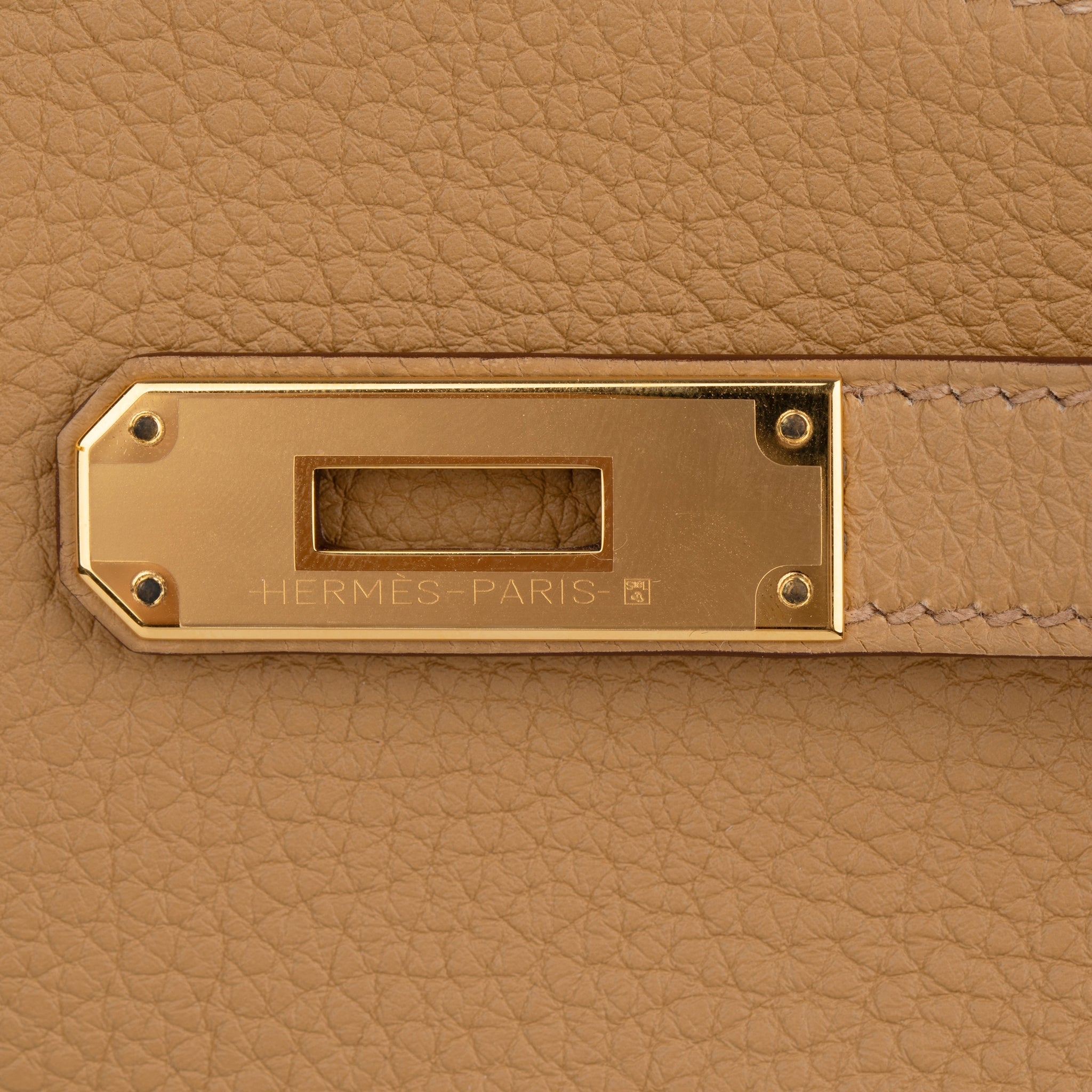 Hermes Kelly 28cm Biscuit Togo Leather Gold Hardware