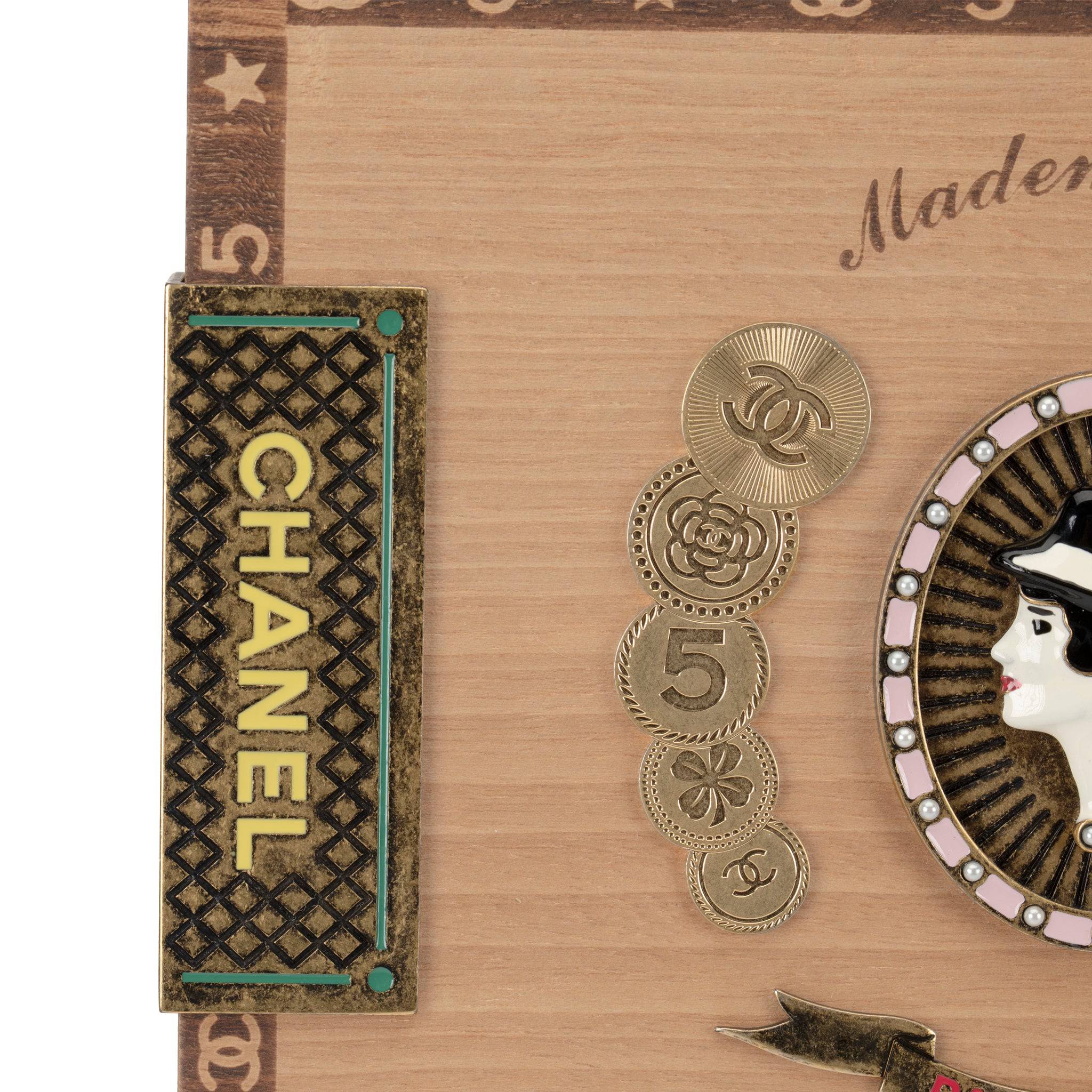 CHANEL MINAUDIÈRE LIMITED EDITION HAVANA BY THE NIGHT COCO CUBAN CIGAR CASE AGED GOLD HARDWARE - On Repeat