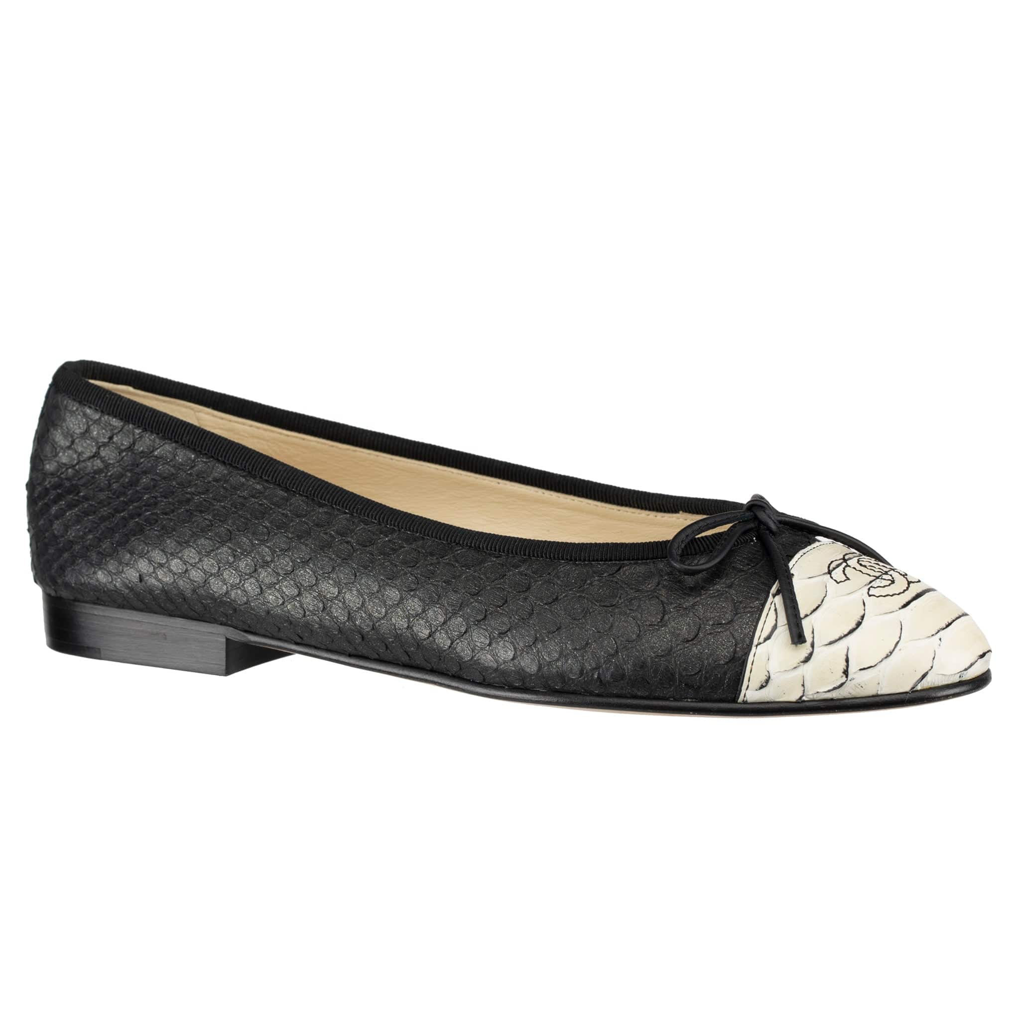 CHANEL BLACK & WHITE PYTHON CC BALLET FLATS 38 FR - On Repeat