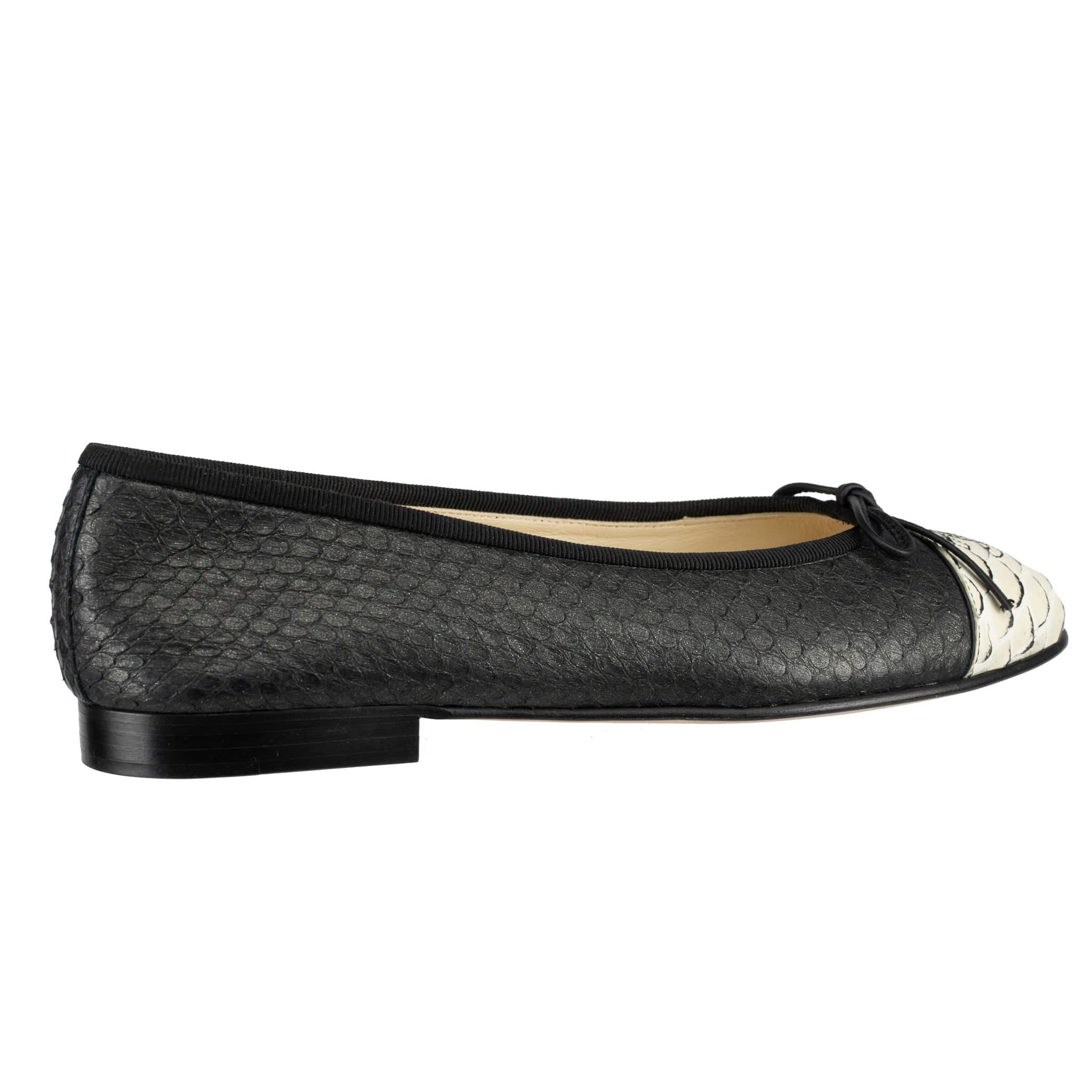 CHANEL BLACK & WHITE PYTHON CC BALLET FLATS 38 FR - On Repeat