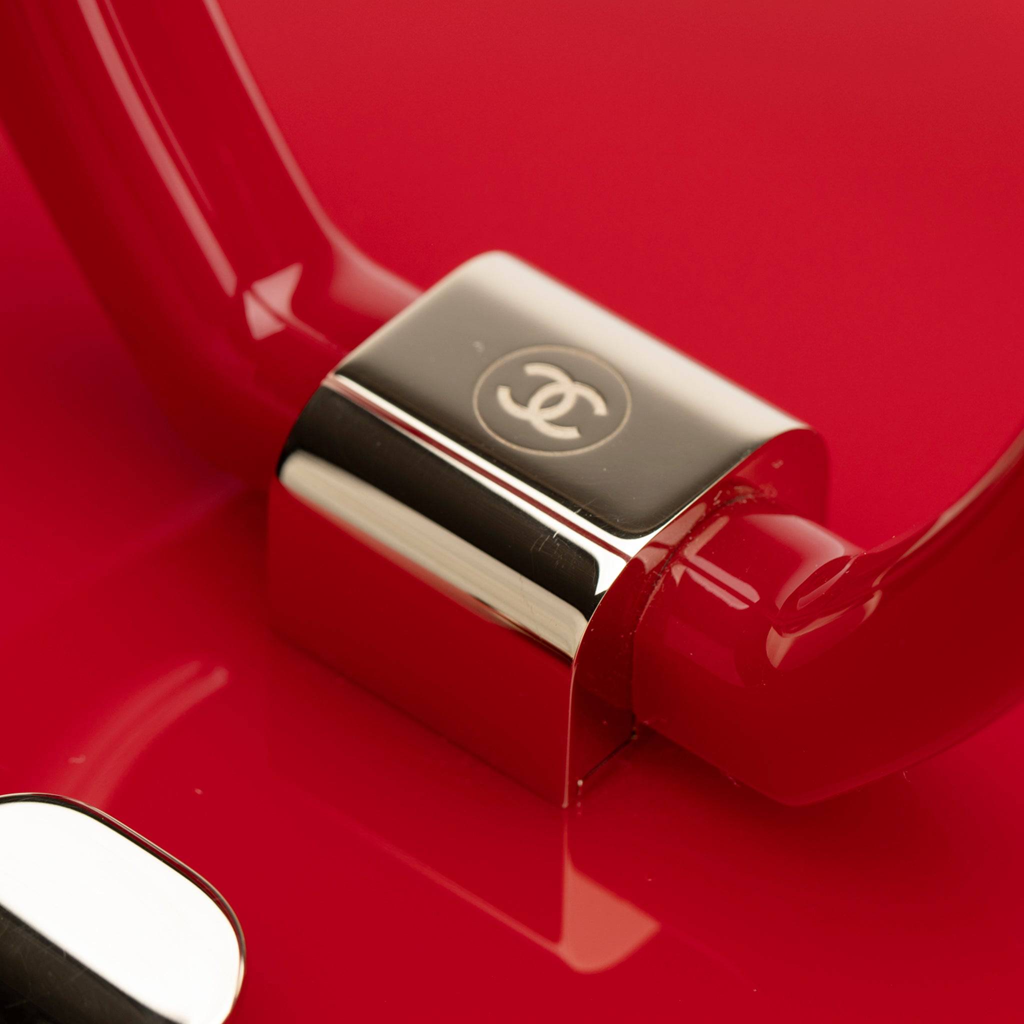 CHANEL MINAUDIÈRE LIMITED EDITION RED LUCITE VANITY CASE WITH MIRROR GOLD-TONE HARDWARE - On Repeat