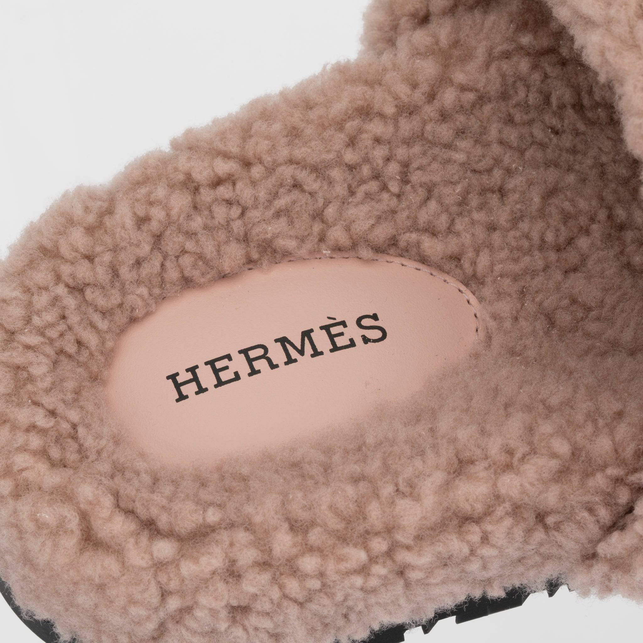 HERMES CHYPRE SANDAL BOIS DE SANTAL SHEARLING PALLADIUM HARDWARE - On Repeat