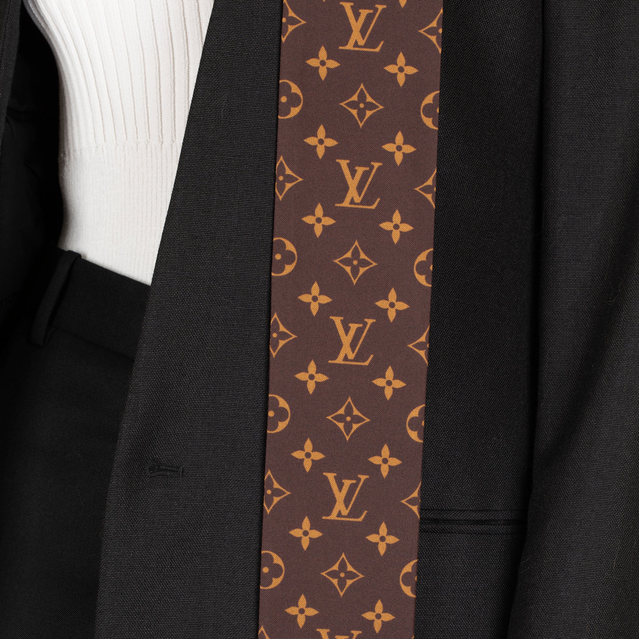 Louis Vuitton Black Tailored Blazer with Removable Monogram Scarf – Size 36