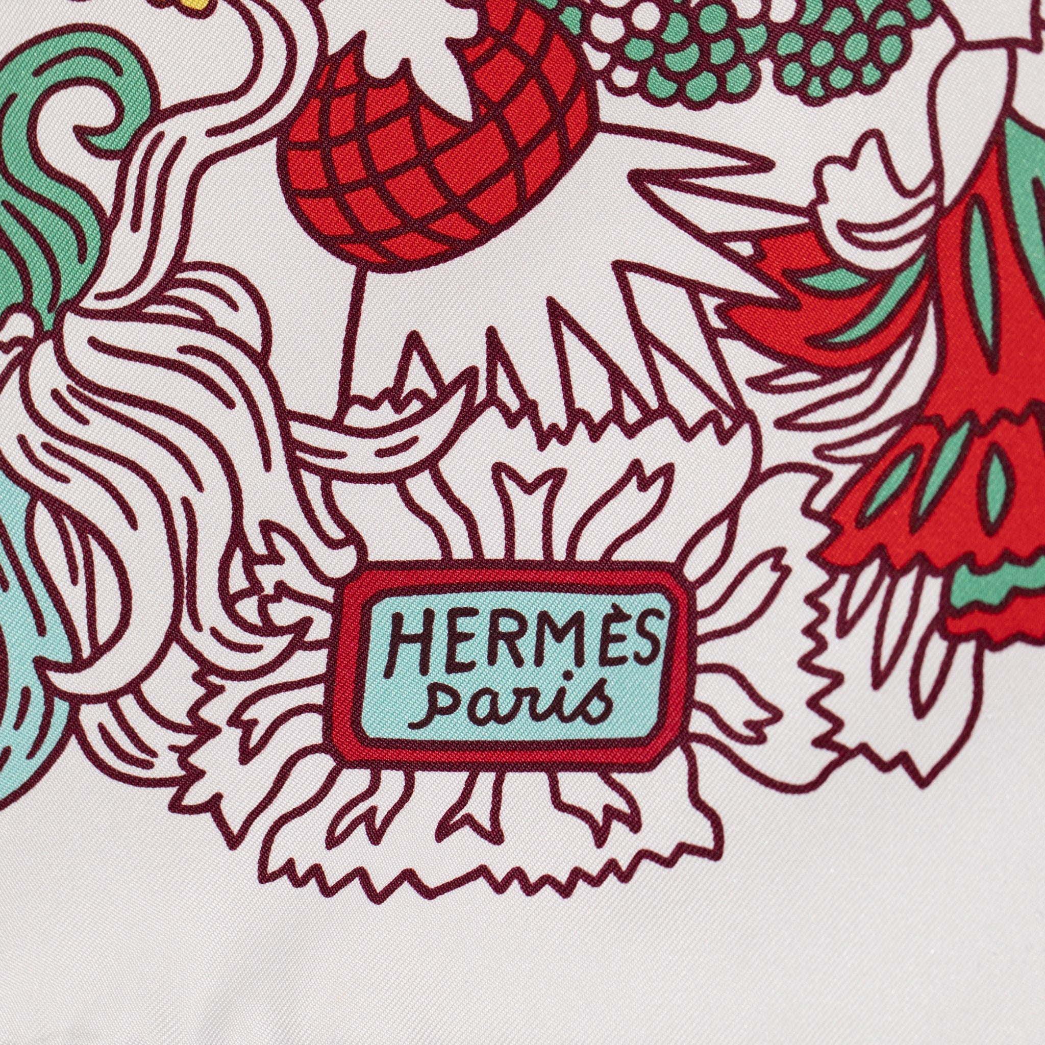 Hermes "Cache-Cache Fleure" Silk Scarf Blanc, Rouge, Vert 90 Cm