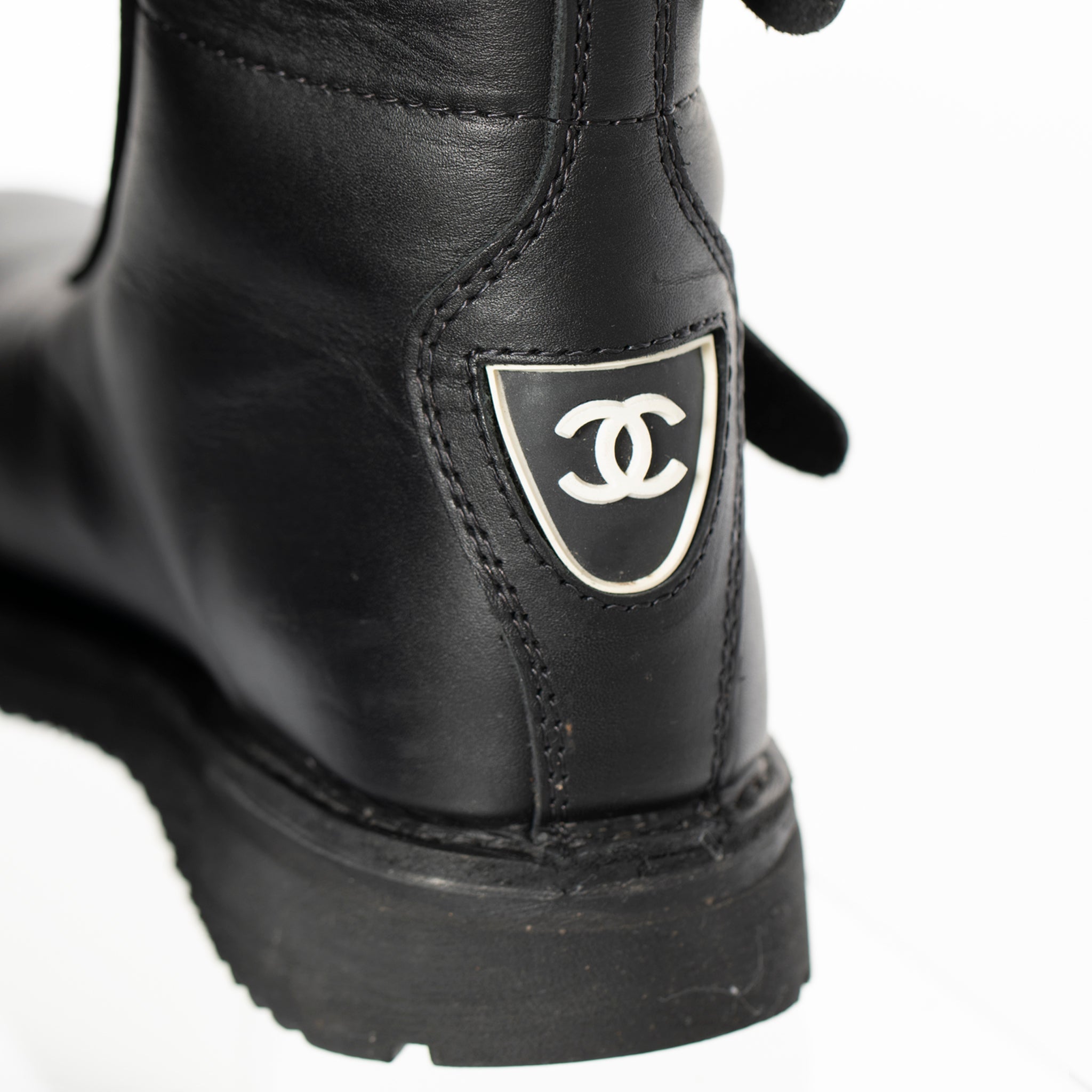 CHANEL WINTER SKI BOOT BLACK 39 FR - On Repeat