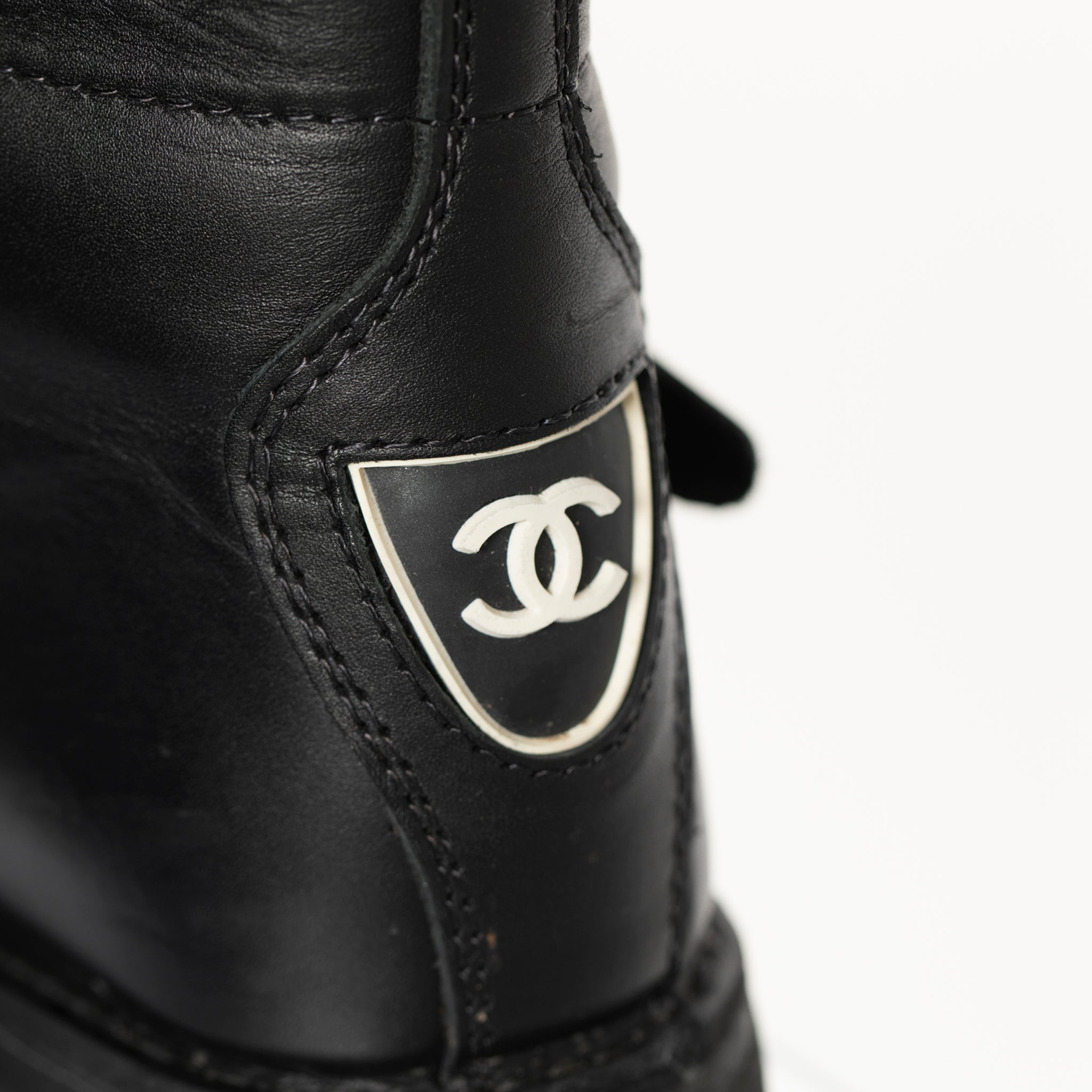 CHANEL WINTER SKI BOOT BLACK 39 FR - On Repeat