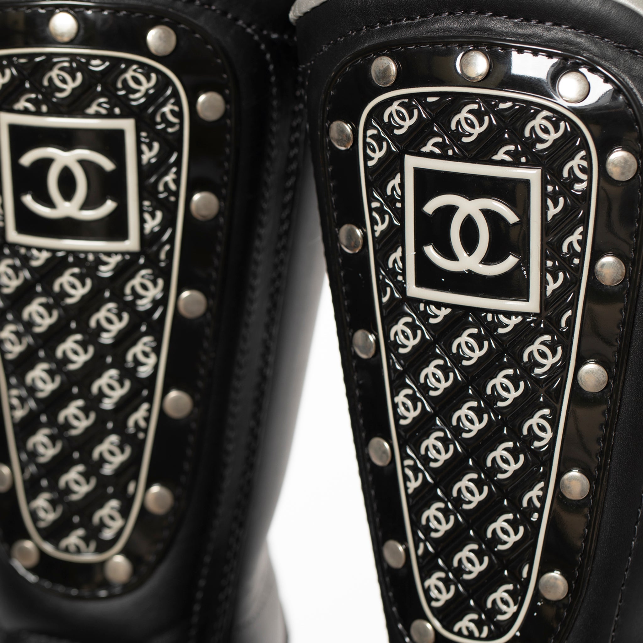 CHANEL WINTER SKI BOOT BLACK 39 FR - On Repeat