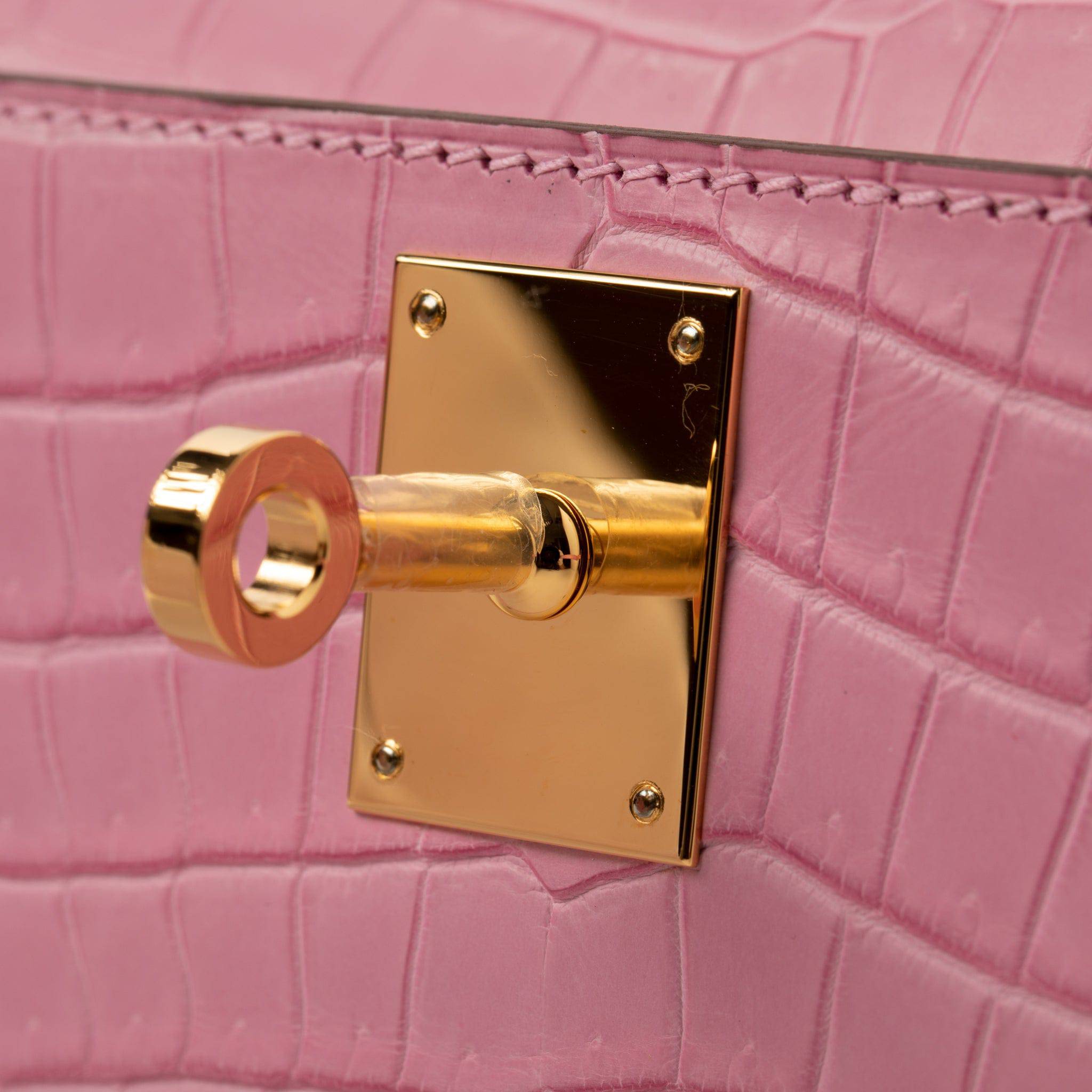 HERMES KELLY CUT BUBBLEGUM MATTE POROSUS CROCODILE GOLD HARDWARE - On Repeat